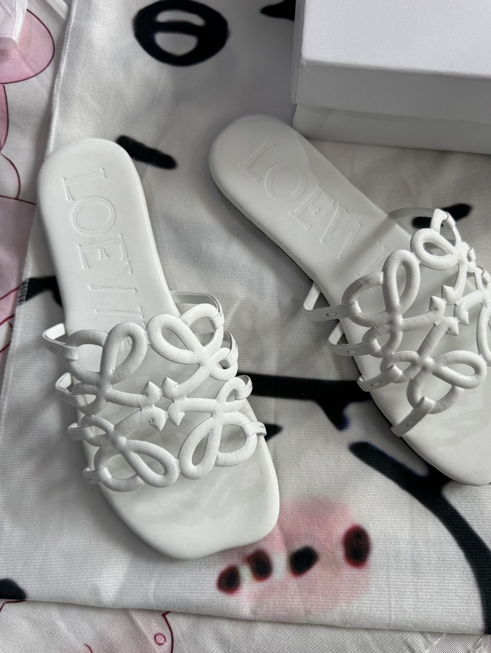Loewe Anagram White Cut-Out Square-Toe Slides - Picture 5 of 8